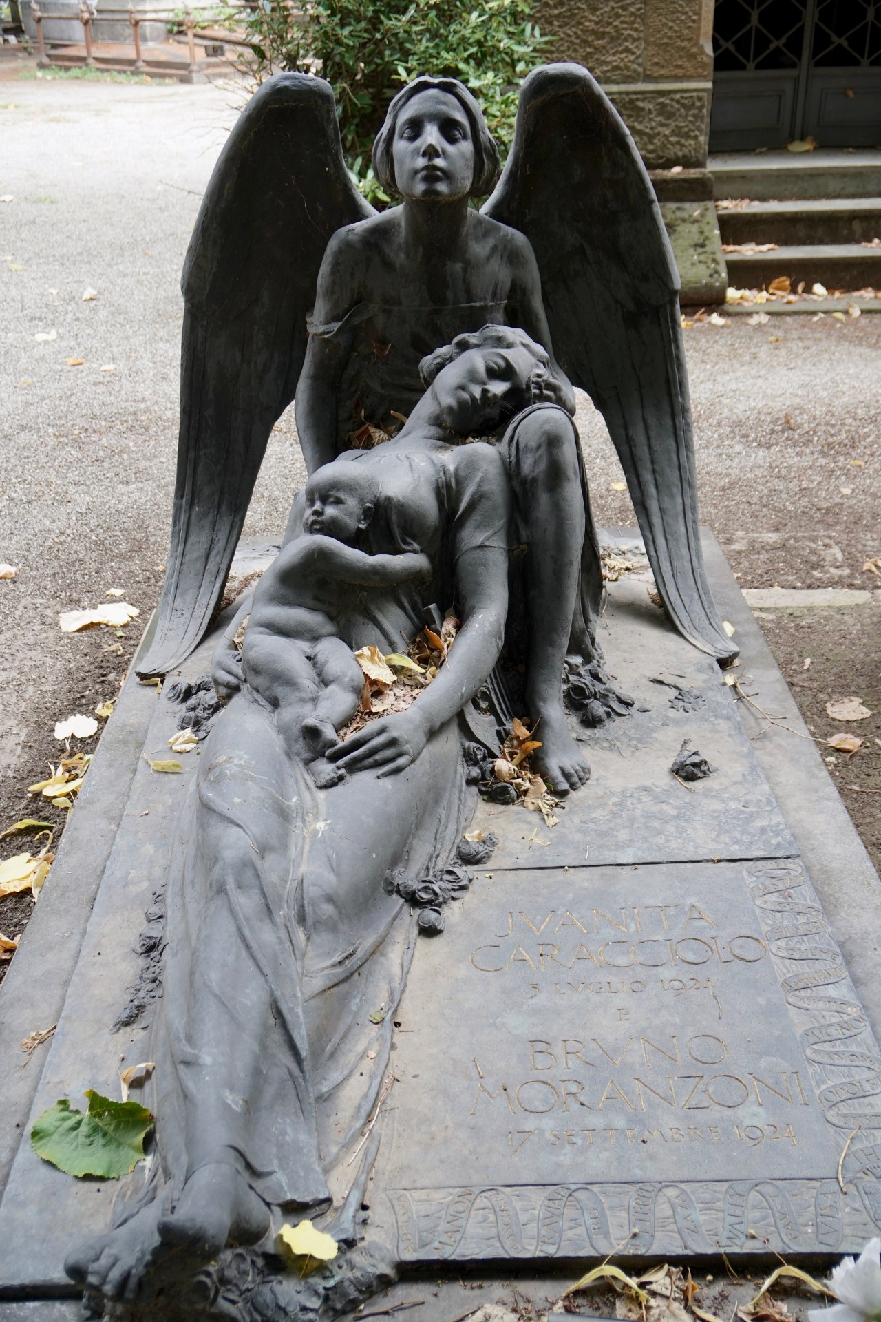 Monumental Milano and Drama in Porto